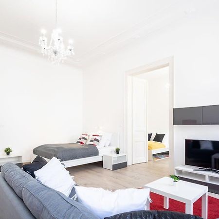 Bright & Large Apartment At Top Location Boedapest Buitenkant foto