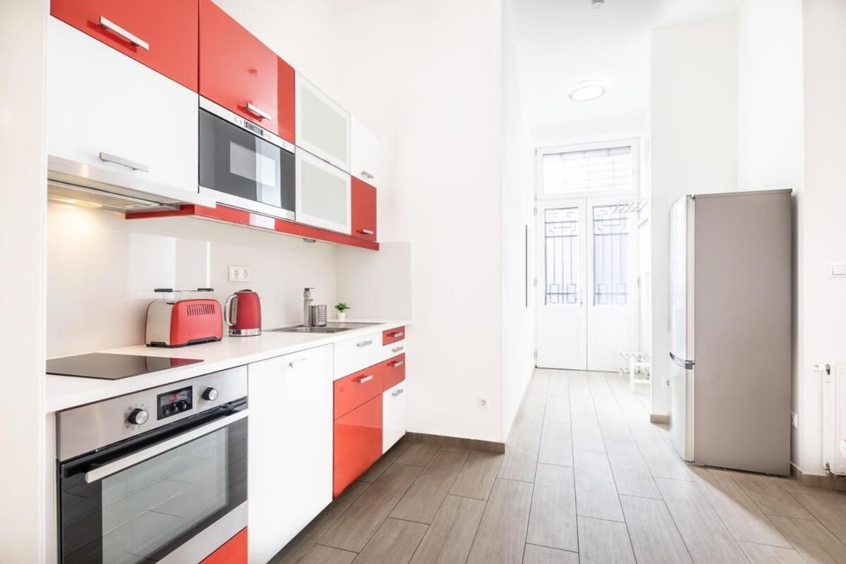 Bright & Large Apartment At Top Location Boedapest Buitenkant foto