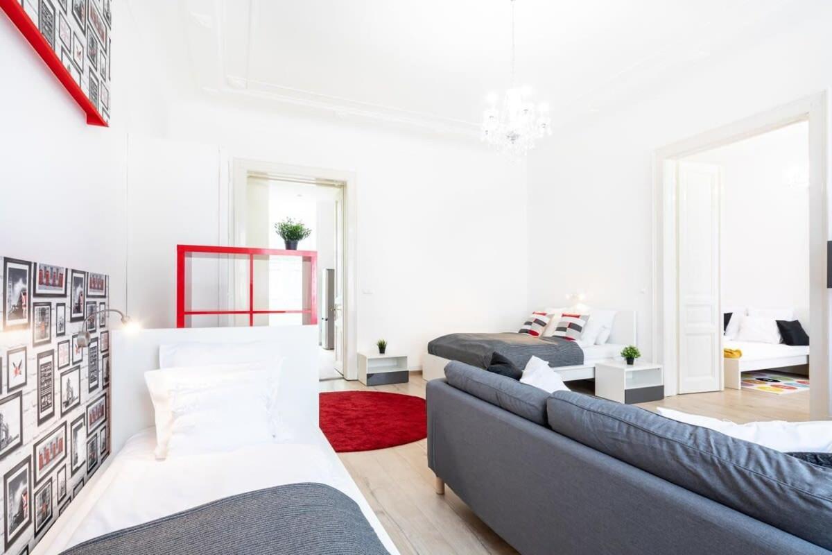 Bright & Large Apartment At Top Location Boedapest Buitenkant foto