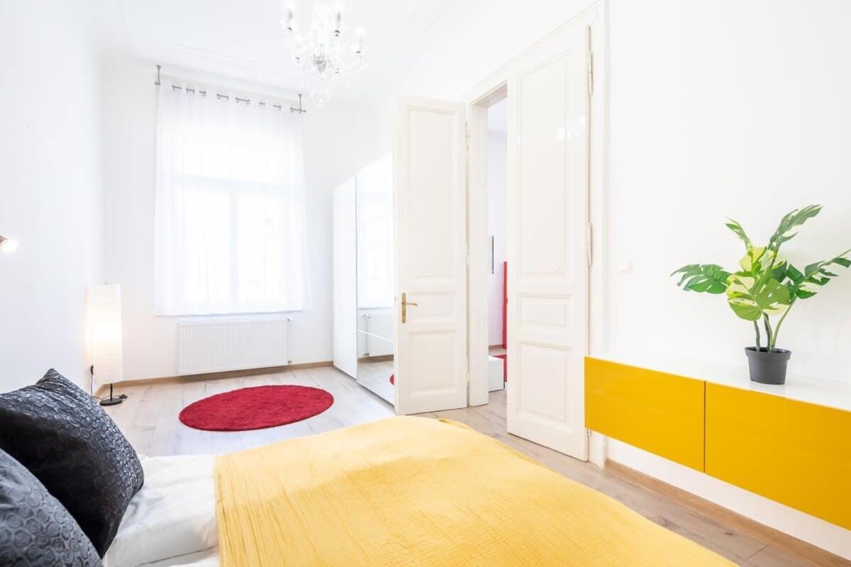 Bright & Large Apartment At Top Location Boedapest Buitenkant foto