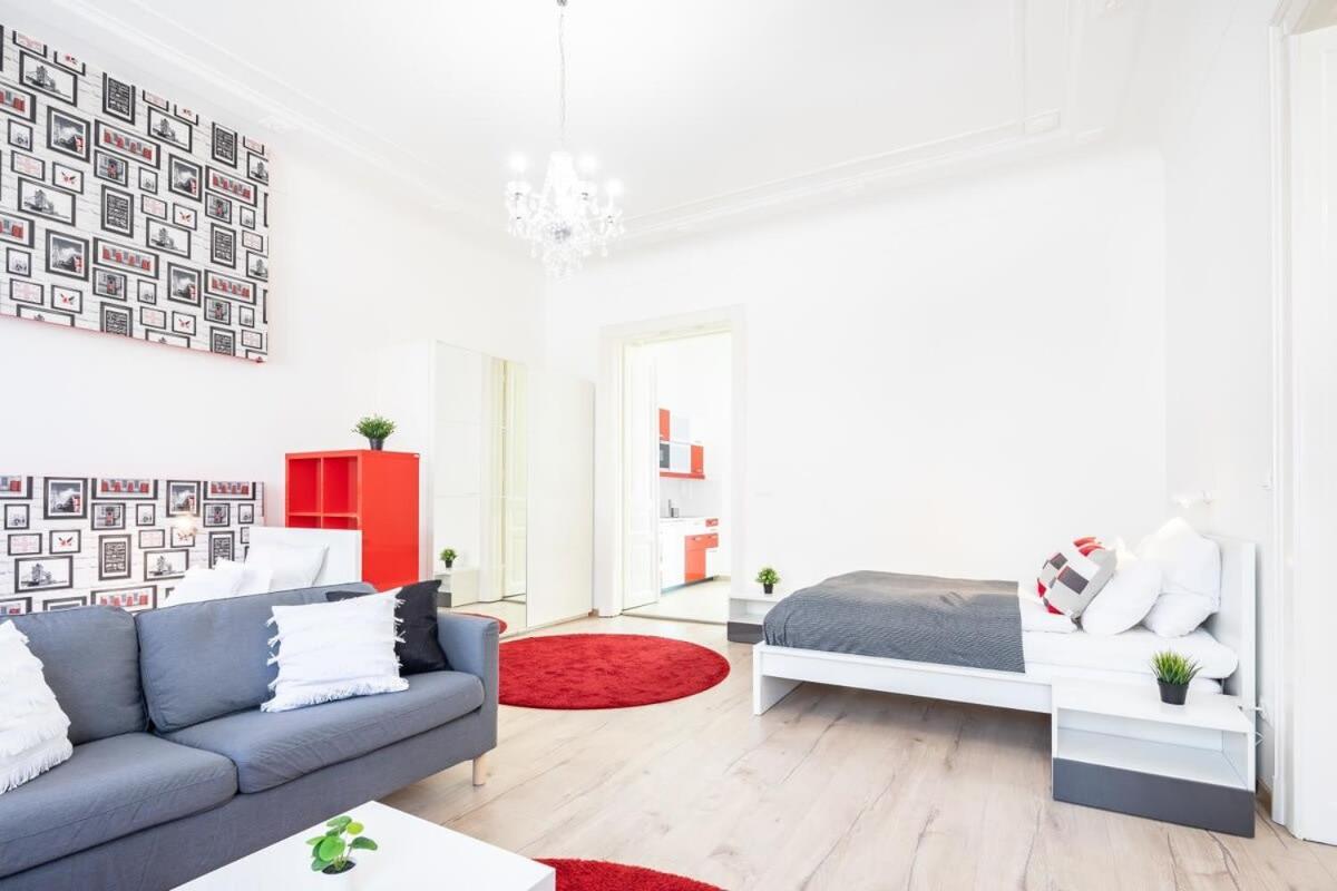 Bright & Large Apartment At Top Location Boedapest Buitenkant foto