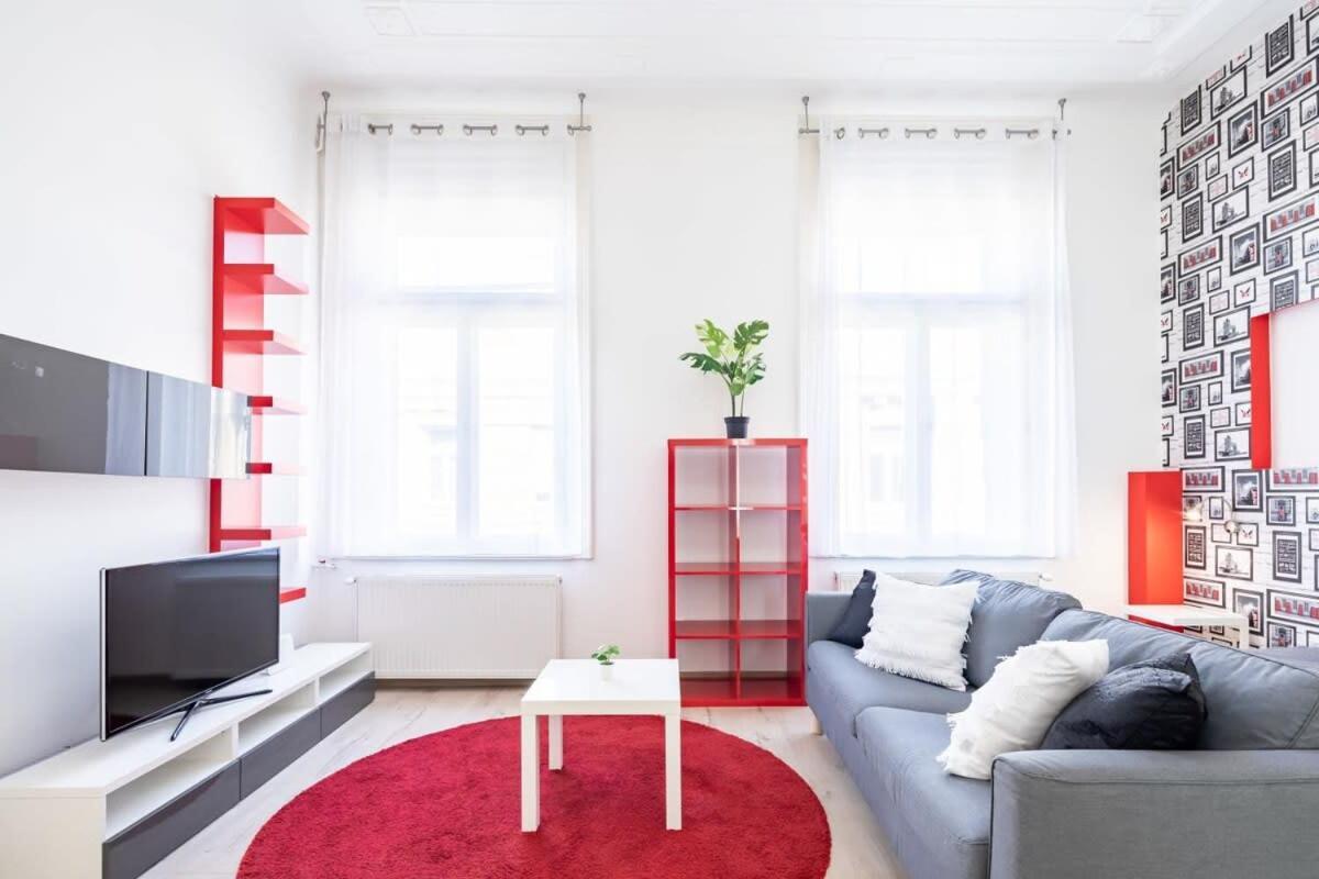 Bright & Large Apartment At Top Location Boedapest Buitenkant foto